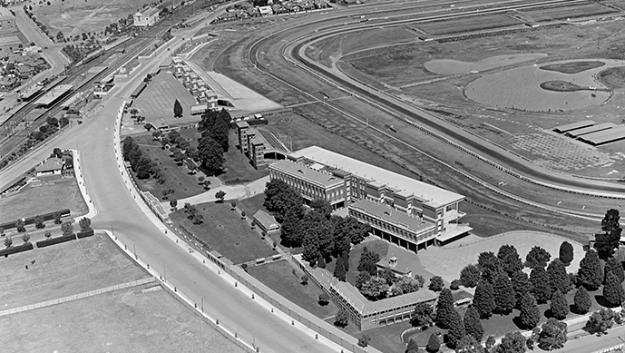 Caulfield Racecourse and Station Street, Caulfield East. c.1925–40. Charles Daniel Pratt. Image courtesy State Library of Victoria.